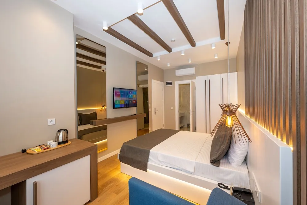 Deluxe Tek Büyük Yataklı Oda