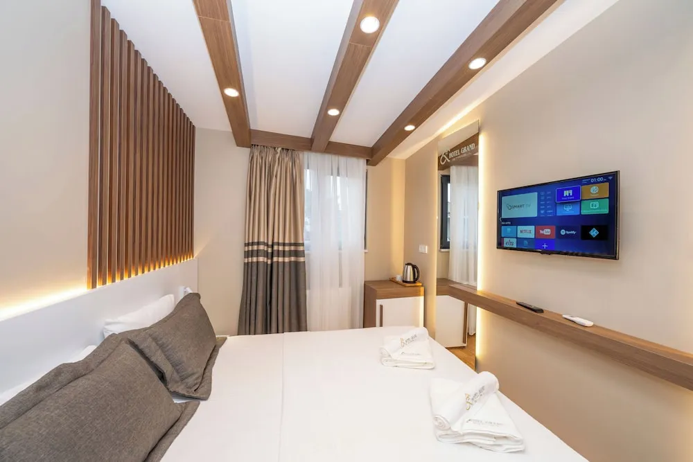 Deluxe Tek Büyük Yataklı Oda