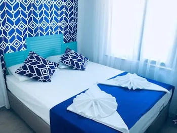 Lacivert Otel Akyaka