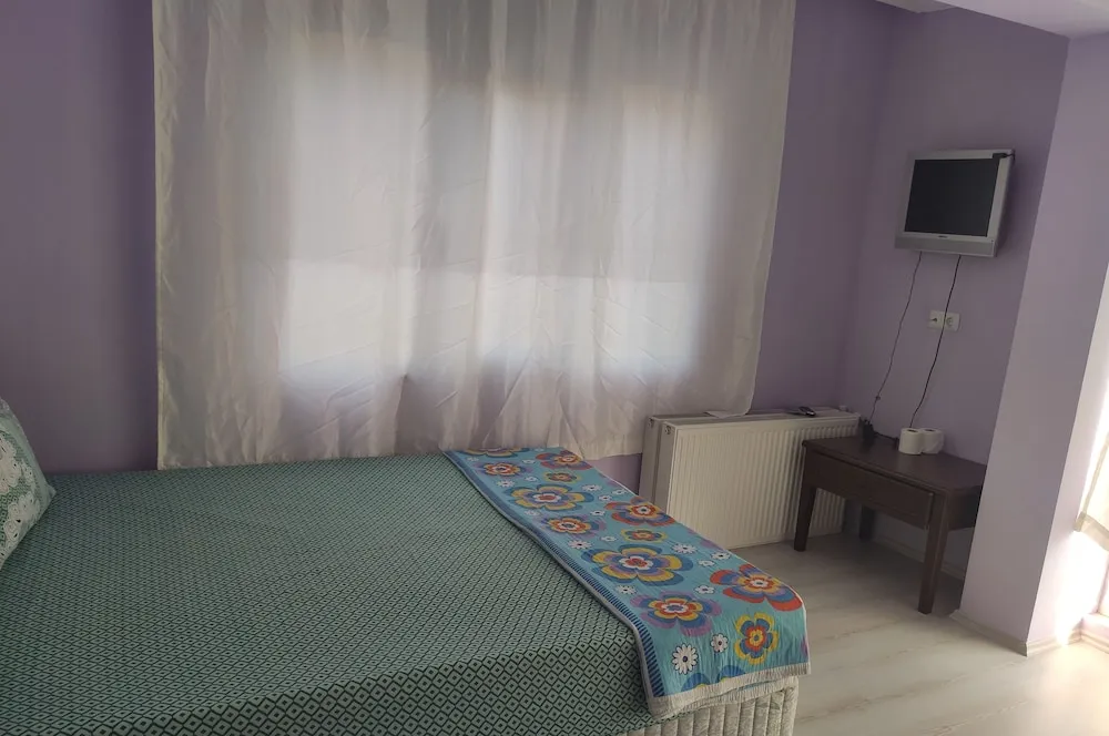 Classic Tek Büyük Yataklı Oda, 1 Büyük (Queen) Boy Yatak, Balkon/Veranda, Göl Manzaralı