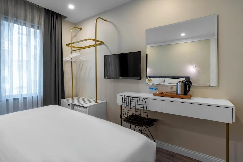 Deluxe Tek Büyük Yataklı Oda
