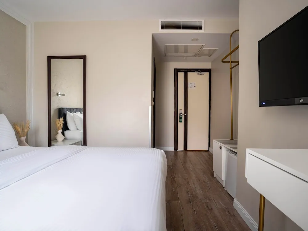 Deluxe Tek Büyük Yataklı Oda