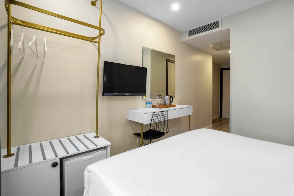 Deluxe Tek Büyük Yataklı Oda