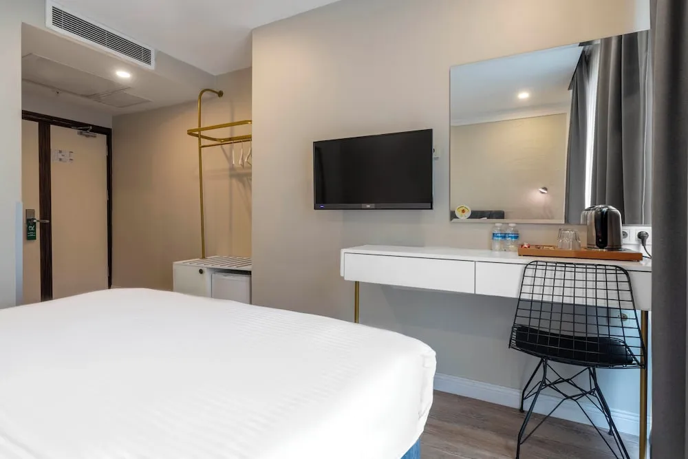 Deluxe Tek Büyük Yataklı Oda