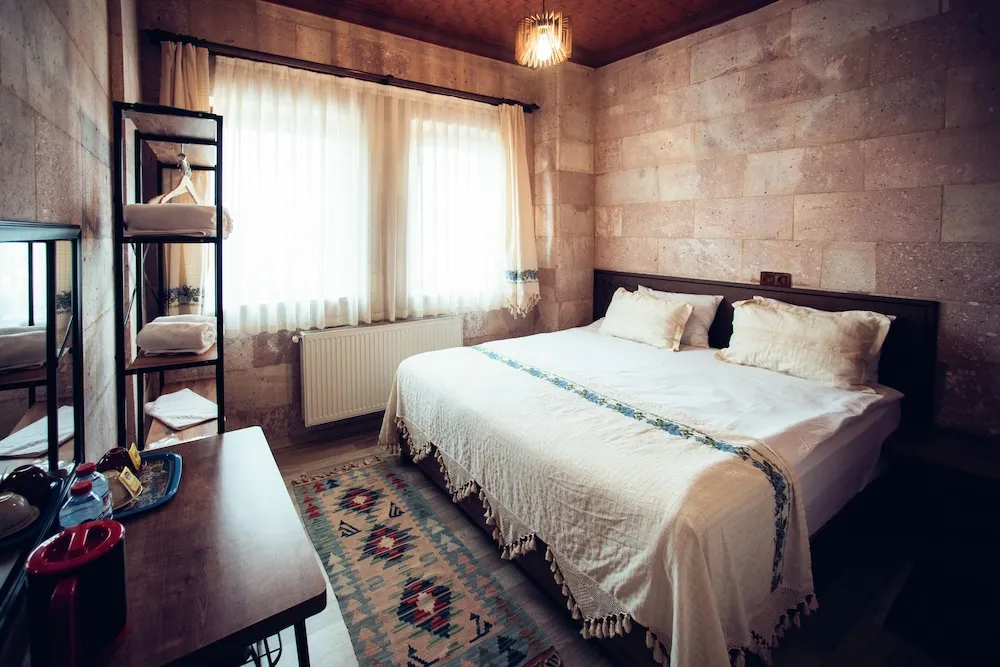 Basic Tek Büyük Yataklı Oda