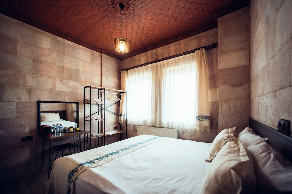 Basic Tek Büyük Yataklı Oda