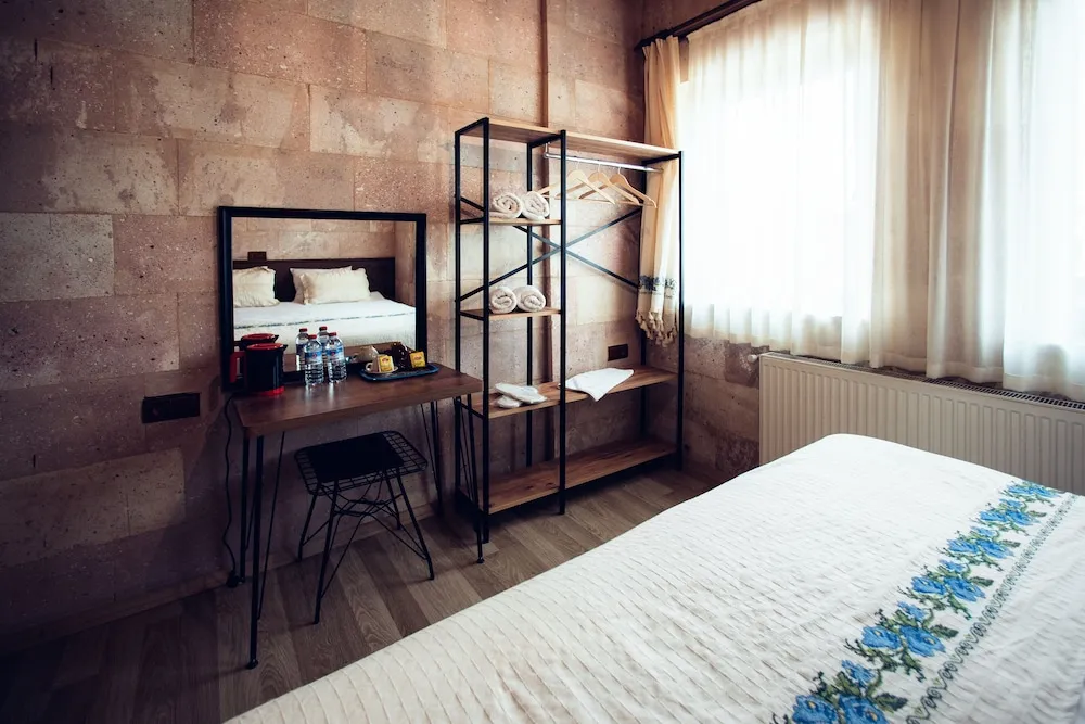 Basic Tek Büyük Yataklı Oda