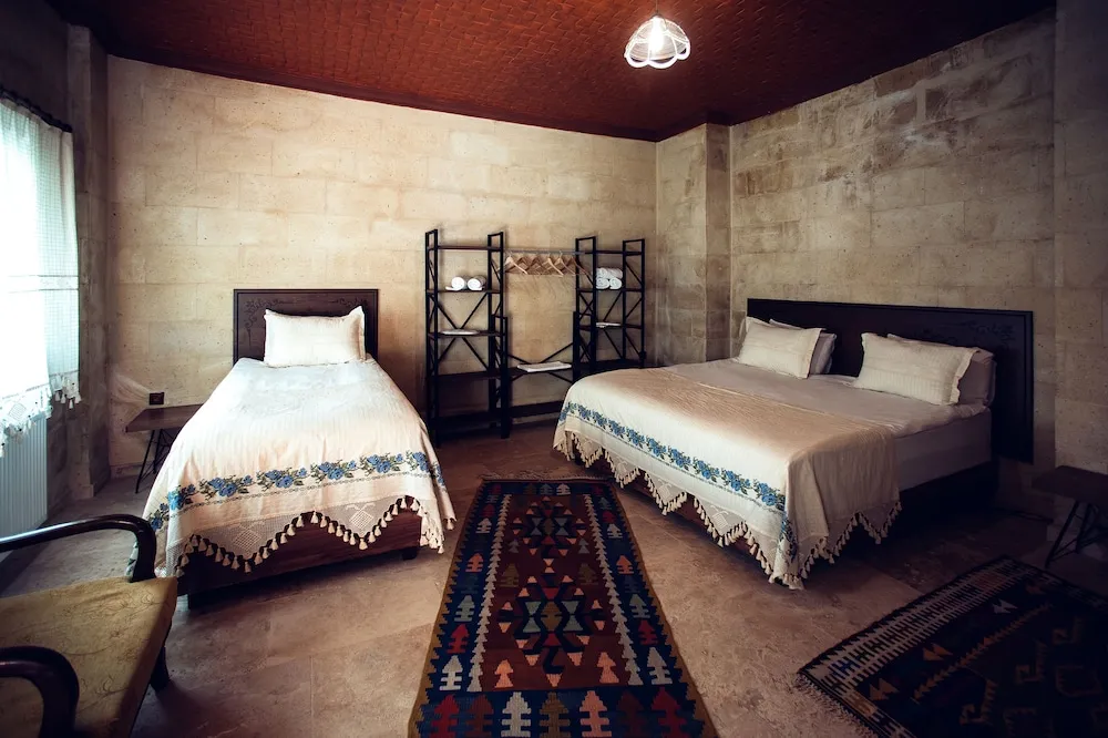 Deluxe Üç Kişilik Oda