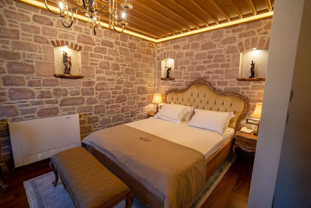 Deluxe Pool View