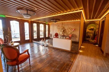 Cunda Baradiel Hotel
