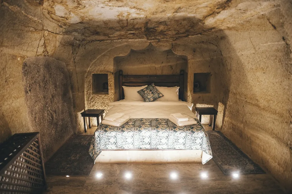 Cave Standard Room-6