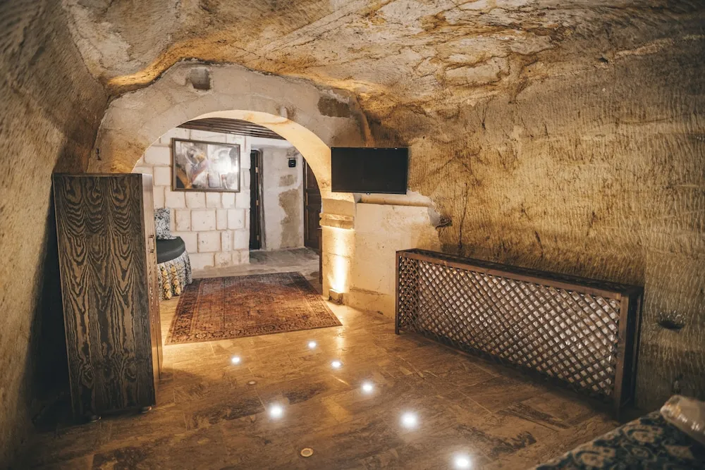 Cave Standard Room-6