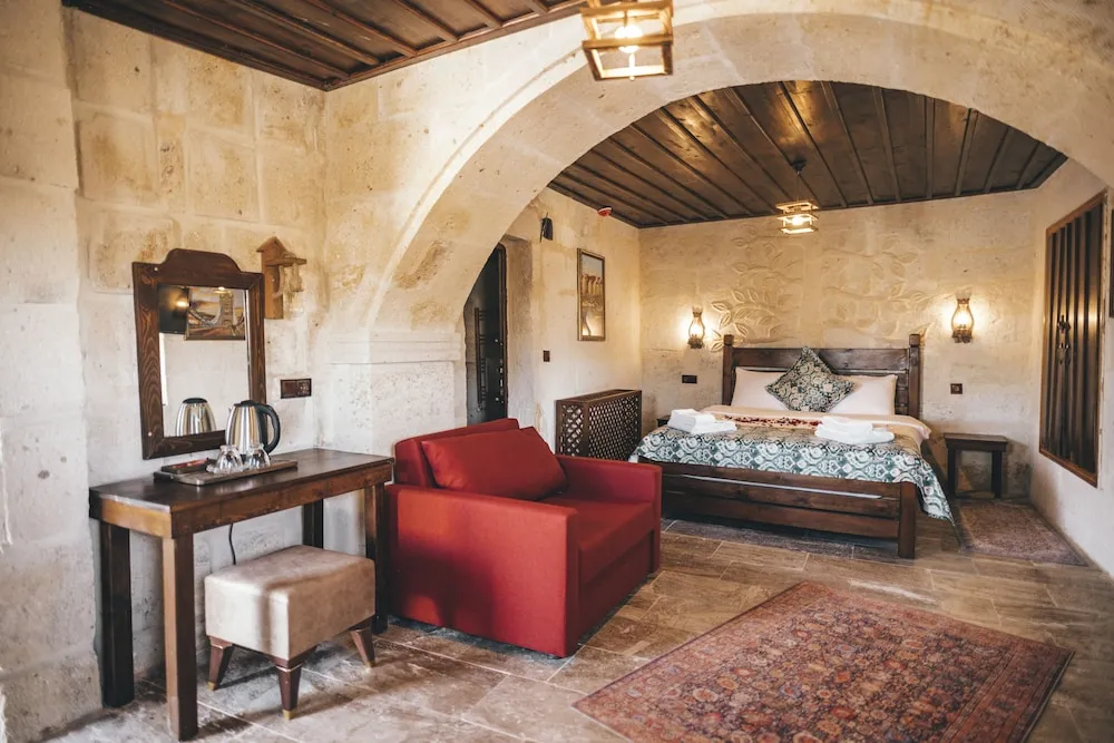 Stone Deluxe Jacuzzi Room-3