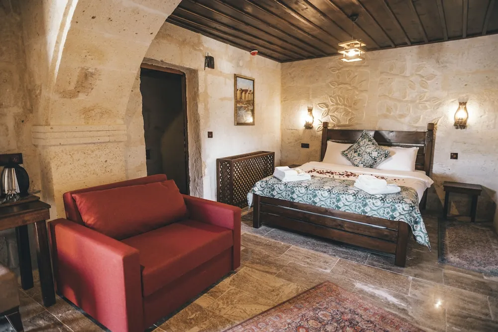 Stone Deluxe Jacuzzi Room-3