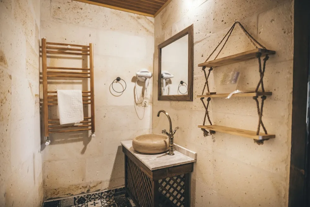Stone Deluxe Jacuzzi Room-3
