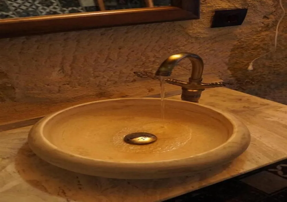 Stone Deluxe Jacuzzi Room-3
