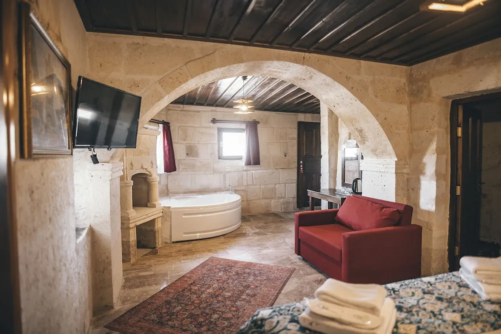 Stone Deluxe Jacuzzi Room-3