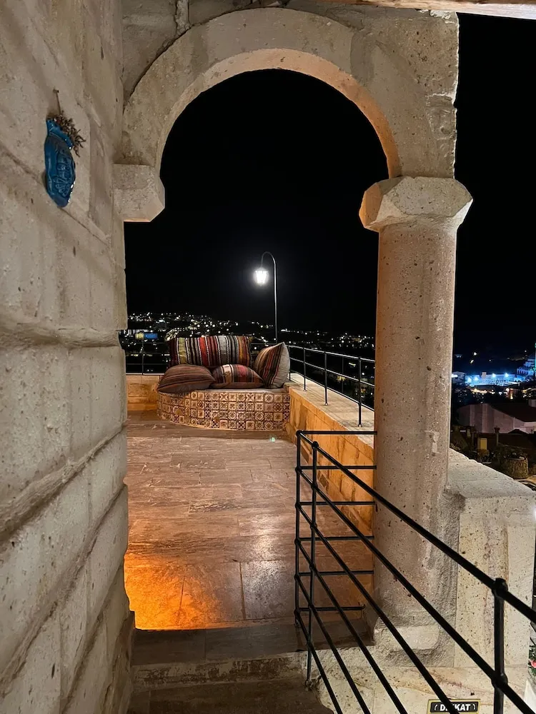 Cave Jacuzzi Deluxe room-4