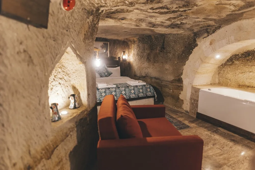 Cave Jacuzzi Deluxe room-4