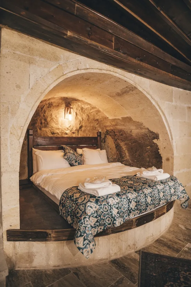 Stone Dublex Jacuzzi Room-2