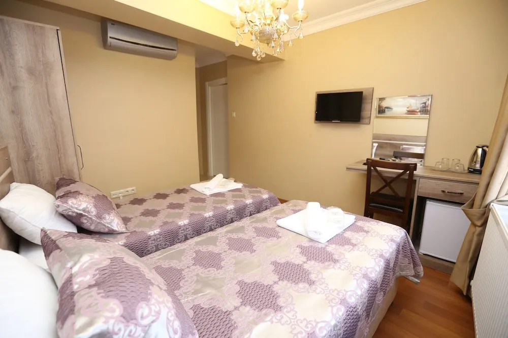 Basic Tek Büyük veya İki Ayrı Yataklı Oda, Sigara İçilmez