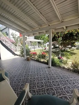 Holifera Hotel