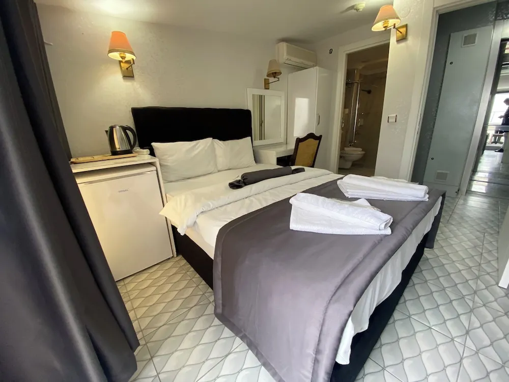 Romantic Tek Büyük Yataklı Oda