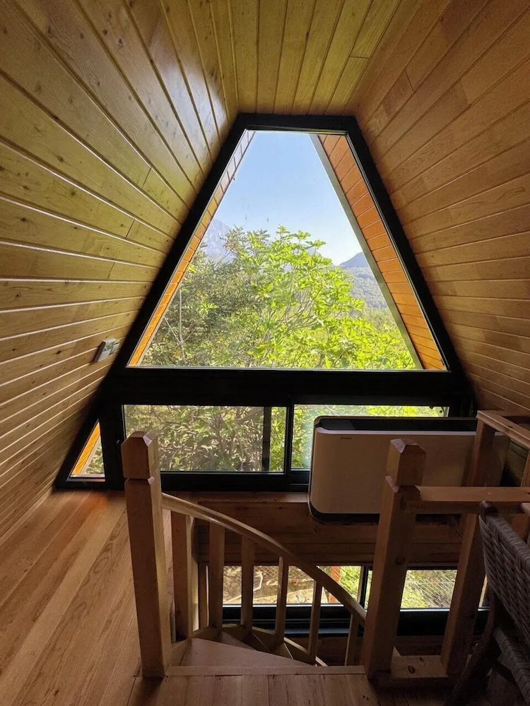 Forest Bungalow in Mountain (3B)