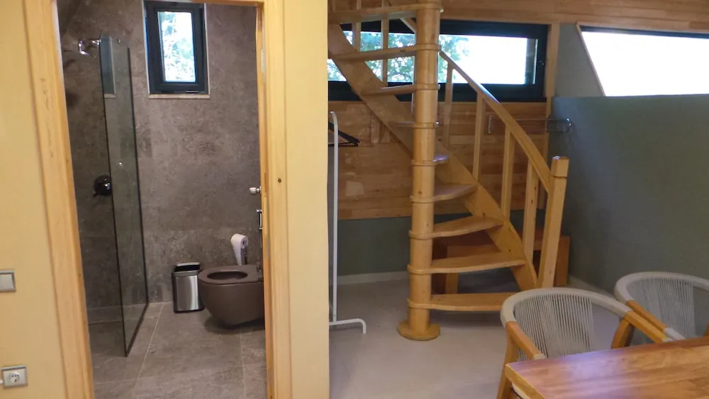 Forest Bungalow in Mountain (3B)