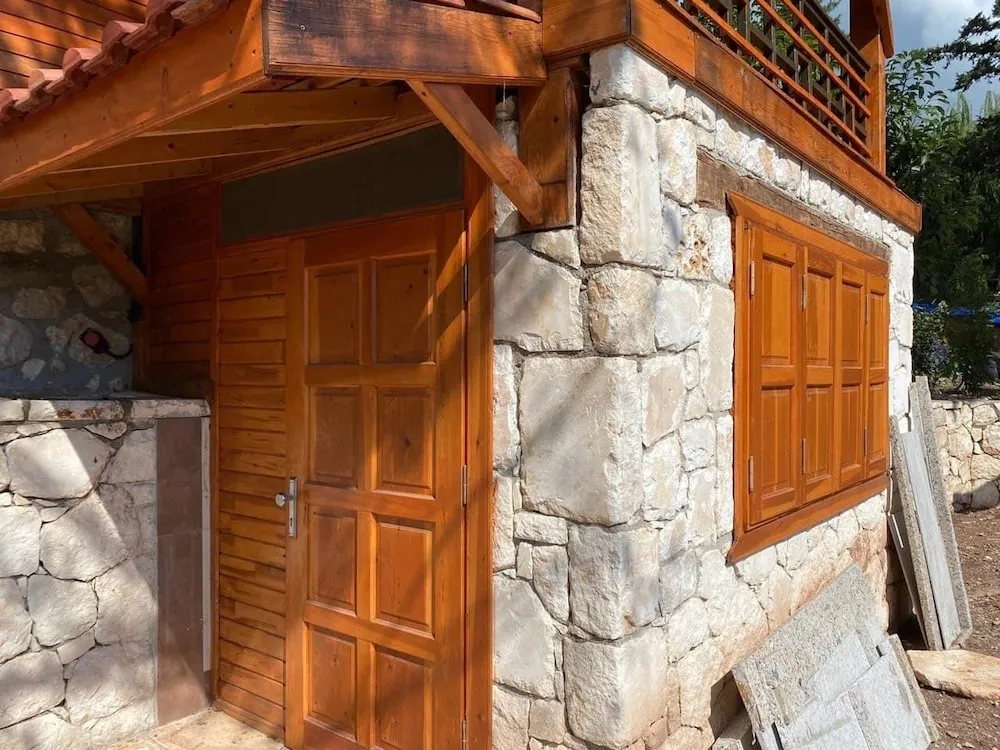 Forest Bungalow in Mountain (1A)