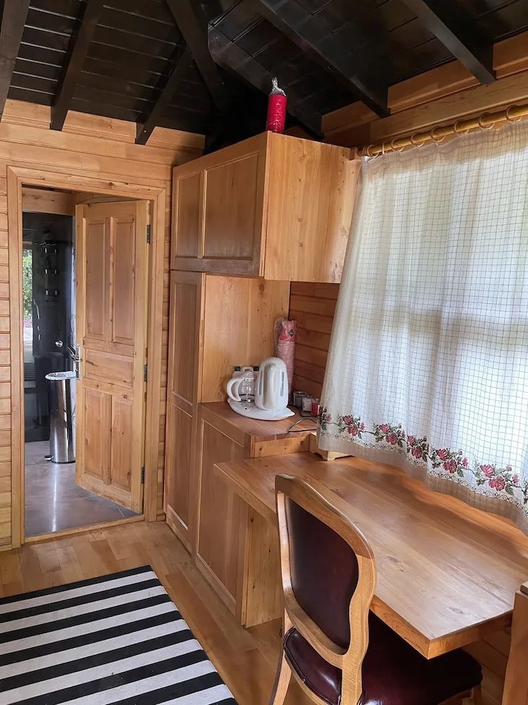 Forest Bungalow in Mountain (1A)