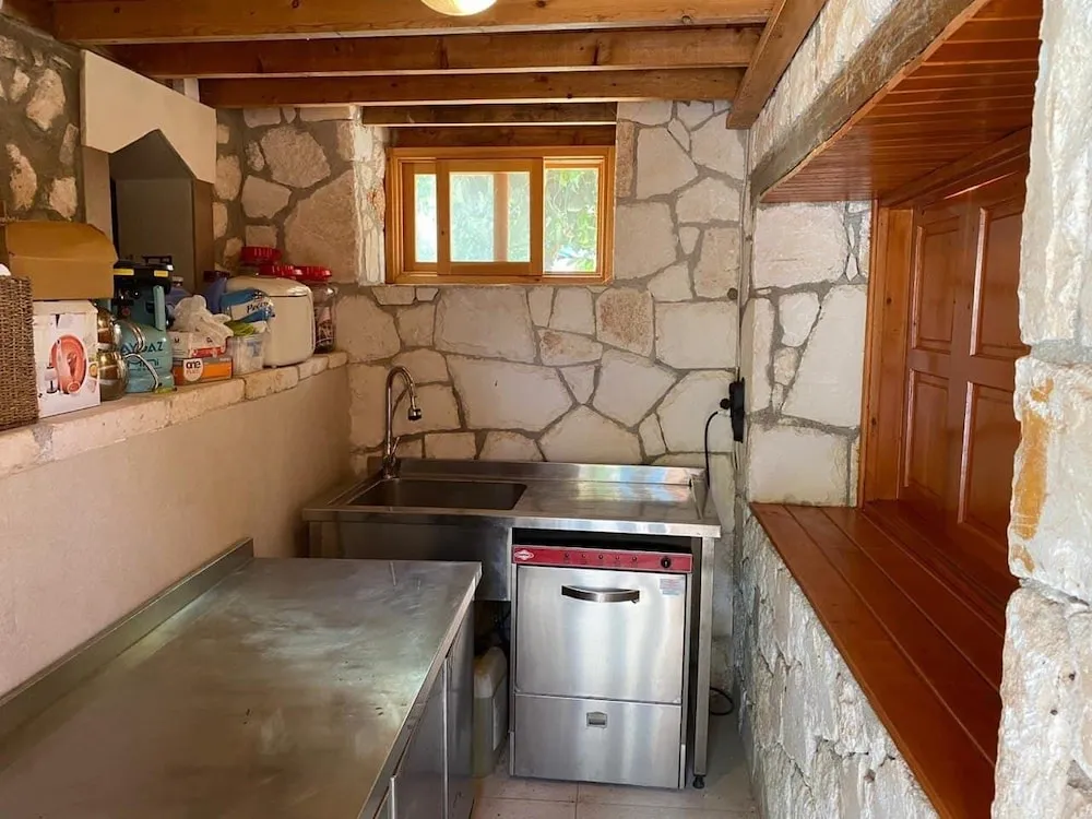 Forest Bungalow in Mountain (1A)