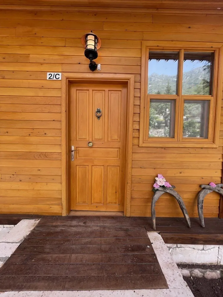 Forest Bungalow in Mountain (2B)