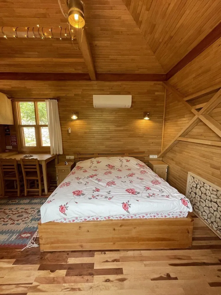 Forest Bungalow in Mountain (2B)