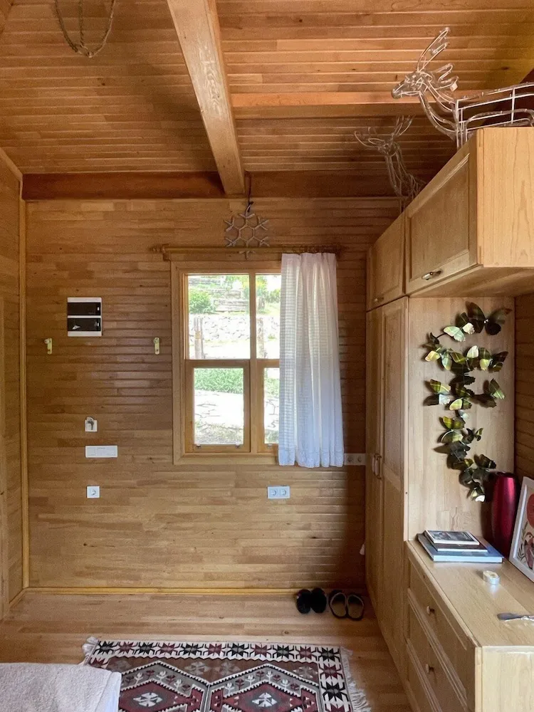 Forest Bungalow in Mountain (2A)