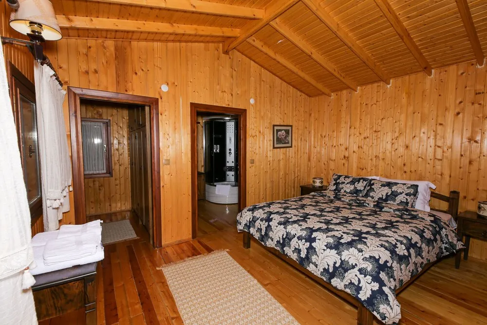 Deluxe Tek Büyük Yataklı Oda, Kısmi Deniz Manzaralı
