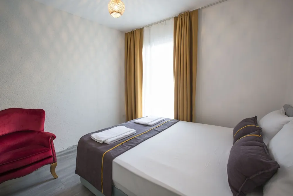 Deluxe Tek Büyük Yataklı Oda