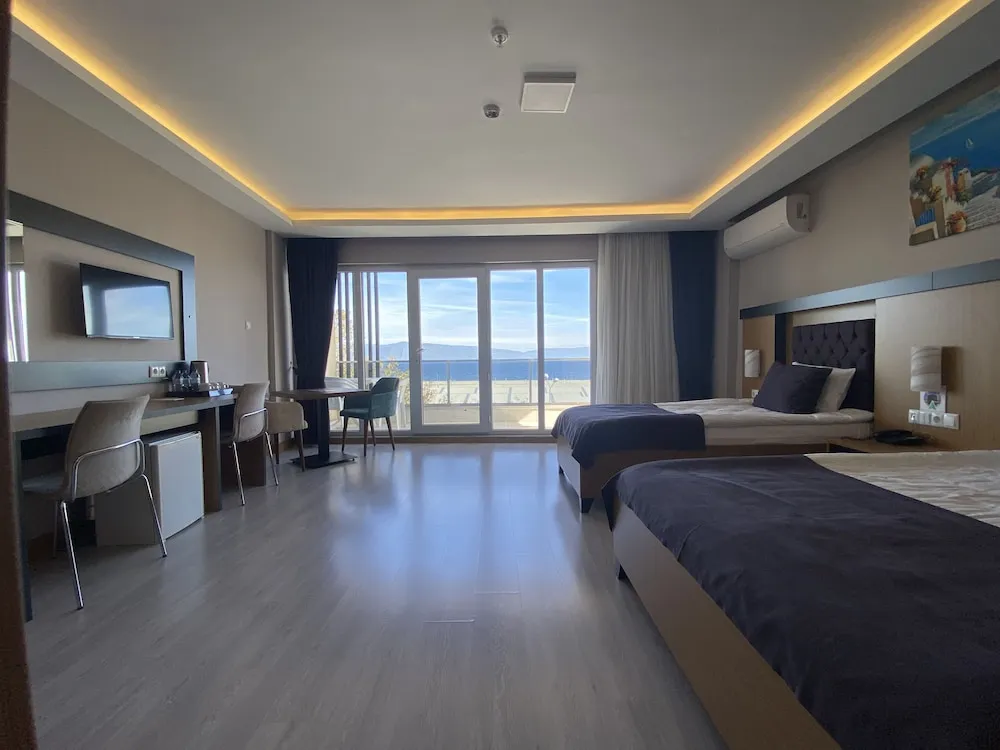 Deluxe Üç Kişilik Oda, Balkon, Deniz Manzaralı