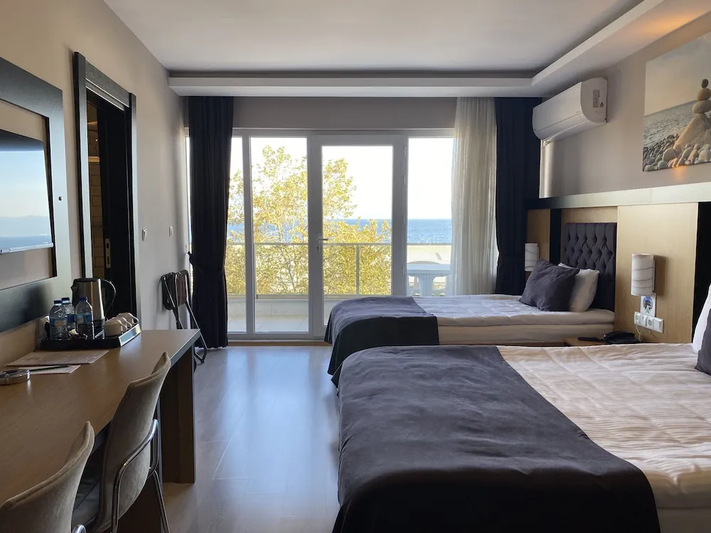 Deluxe Üç Kişilik Oda, Balkon, Deniz Manzaralı