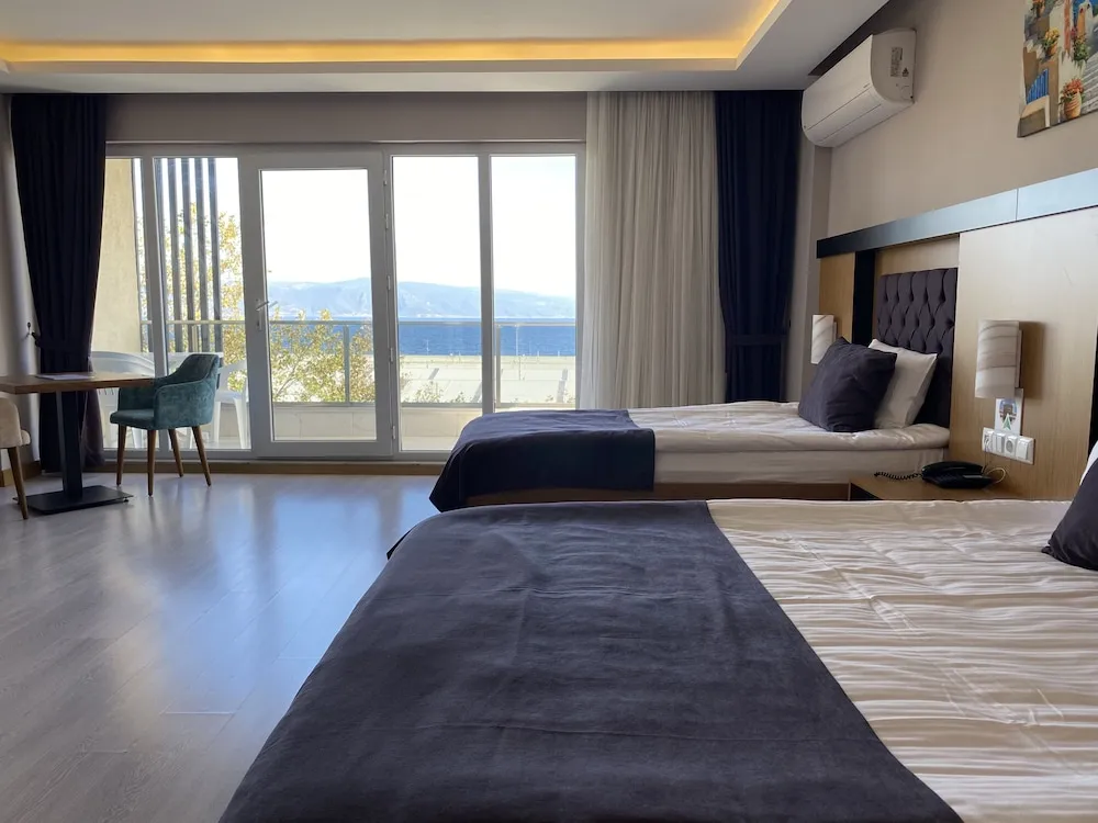 Deluxe Üç Kişilik Oda, Balkon, Deniz Manzaralı