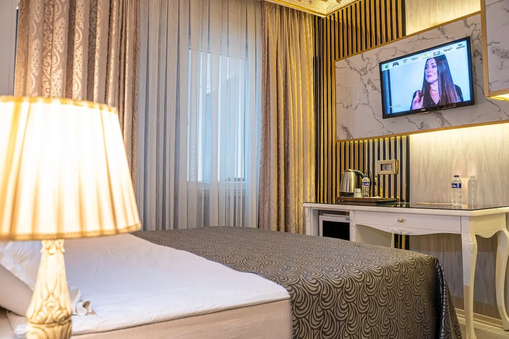 Deluxe Tek Büyük Yataklı Oda