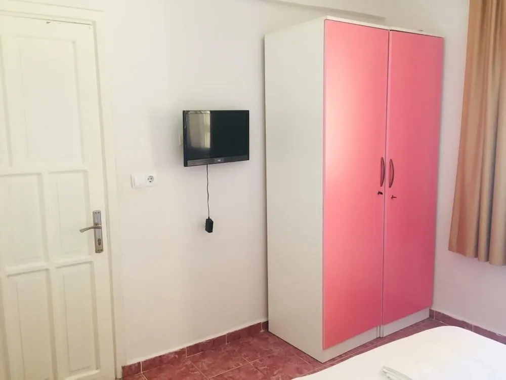 Family Apart Daire, 2 Yatak Odası, Sigara İçilmez, Havuz Manzaralı