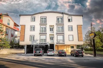 Adam Apart Hotel 2