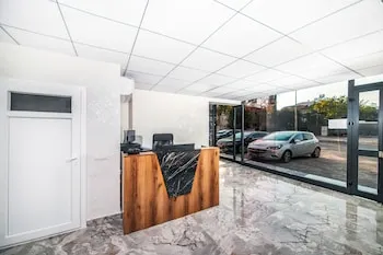 Adam Apart Hotel 2