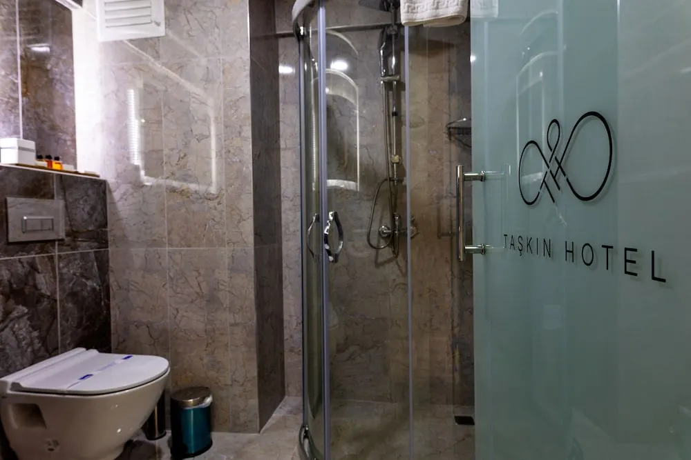 Basic Üç Kişilik Oda