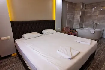 Taşkın Hotel