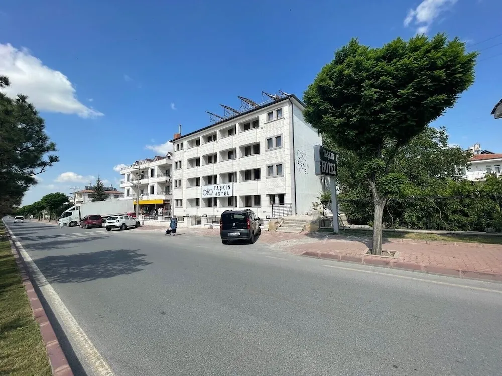 Konaklama yerinin ön cephesi