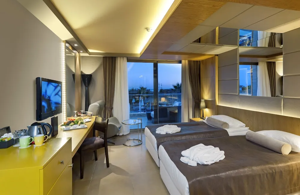 Lake House Room