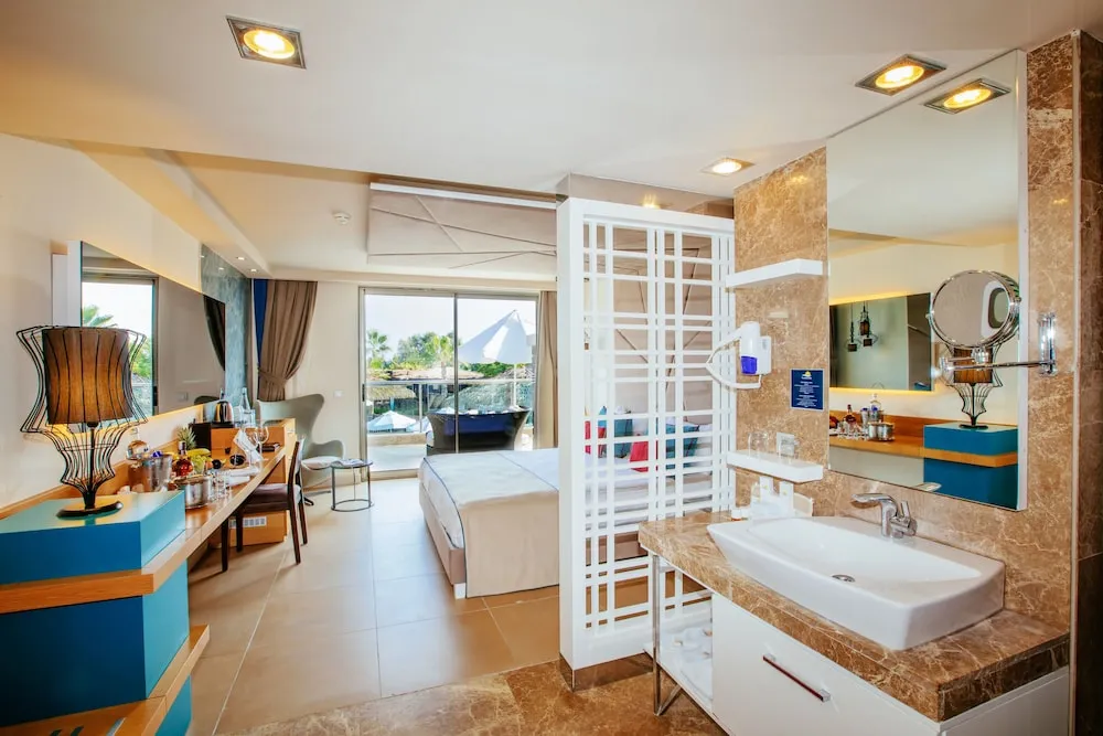 Lake House Room