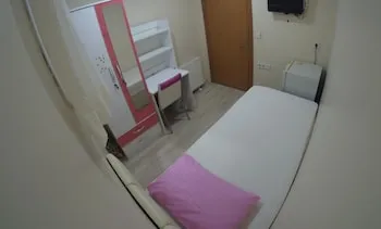 Only Females - Bakırköy Ladies Hostel